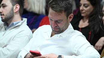 Στέφανος Κασσελάκης: επιχειρεί να τα μπαλώσει για τα 37 δισ. με παραληρηματική ανάρτηση