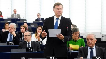 Κομισιόν: «Συγχαρητήρια» του αντιπροέδρου στην Ελλάδα για την τρίτη δόση του Ταμείου Ανάκαμψης