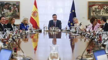Στα... μανταλάκια το «κράτος δικαίου» του Πέδρο Σάντσεθ Στα... μανταλάκια το «κράτος δικαίου» του Πέδρο Σάντσεθ