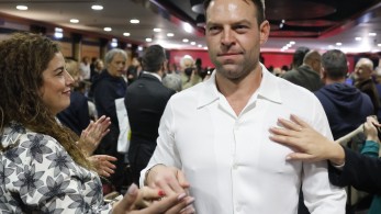 Ο ηλίθιος λαός, τα τρολ της Κουμουνδούρου και οι ασάφειες του προέδρου