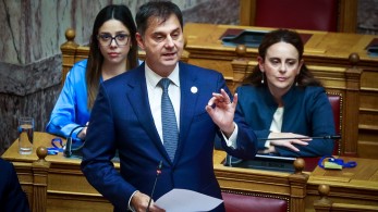 Χάρης Θεοχάρης σε αντιπολίτευση: Σταματήστε να είστε πολιτικοί αβανταδόροι της φοροδιαφυγής