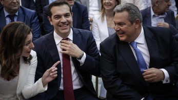 Τα νταούλια του Τσίπρα και ο Χαβιέ Μιλέι