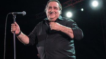 Βασίλης Καρράς: ένας σπουδαίος λαϊκός τραγουδιστής με μεγάλη πορεία στο ελληνικό  πεντάγραμμο