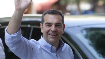 «Ολαντρέου» μέρος Β': στη Γαλλία ο Τσίπρας για συνάντηση με Ολάντ και 30 ακτιβιστές