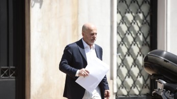 Γιάννης Αλαφούζος: διακριτικός και μακριά από ακρότητες Γιάννης Αλαφούζος: διακριτικός και μακριά από ακρότητες