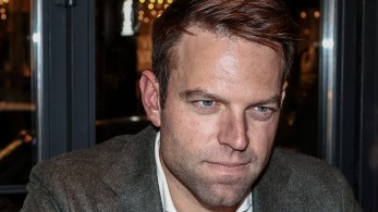 Συμβαίνουν και εις Παρισίους