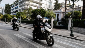 Συναγερμός στο Σύνταγμα για ύποπτη βαλίτσα - Εκτροπές κυκλοφορίας