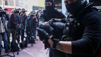 Στον εισαγγελέα ο 18χρονος για τον σοβαρό τραυματισμό του αστυνομικού