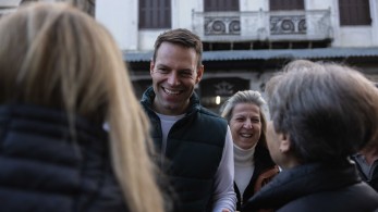 Από τον Τσίπρα  στον Κασσελάκη: στο ίδιο… παραμύθι, θεατές (Βίντεο)