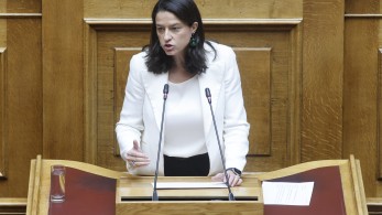 Τροπολογία για επιστολική ψήφο και στις εθνικές εκλογές κατέθεσε στη Βουλή η Νίκη Κεραμέως: «Ιστορική ευκαιρία κι ευθύνη»