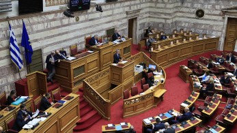 Προϋπολογισμός: η ώρα των αρχηγών στη Βουλή - Οι αλλαγές σε μισθούς και φορολογία