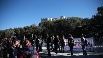 Οι αρχαιοφύλακες έκλεισαν την Ακρόπολη: ... δική τους είναι, ό,τι θέλουν την κάνουν