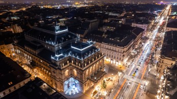 Βουδαπέστη: 17 ώρες ταλαιπωρία για 100 Έλληνες στο αεροδρόμιο - Ακυρώθηκε ξαφνικά η πτήση τους