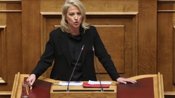 Προϋπολογισμός - Ρένα Δούρου: «Χαιρετίζω τον τρόπο που παρενέβη η κα Μπακογιάννη»