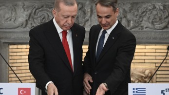 «Μουσουλμανική μειονότητα» λέει ο Μητσοτάκης κι ο Ερντογάν τον χειροκροτεί