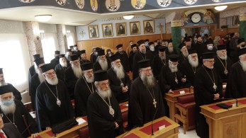 Ιερά Σύνοδος για ομόφυλα ζευγάρια: Τα παιδιά δεν είναι ούτε κατοικίδια, ούτε αξεσουάρ