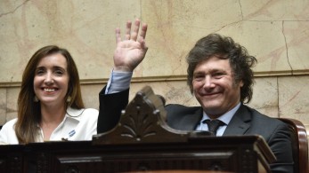 Αργεντινή: ο Χαβιέρ Μιλέι ορκίζεται πρόεδρος της χώρας υποσχόμενος ένα «σοκ» λιτότητας