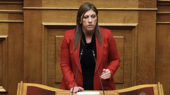 Μονομαχία Κωνσταντοπούλου-Λαμπρούλη στη Βουλή: «Μαζευτείτε» Μονομαχία Κωνσταντοπούλου-Λαμπρούλη στη Βουλή: «Μαζευτείτε»