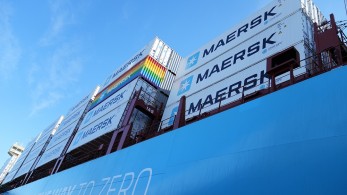 Ερυθρά Θάλασσα: η εταιρεία Maersk ξεκινάει ξανά τη δραστηριότητά της στην περιοχή