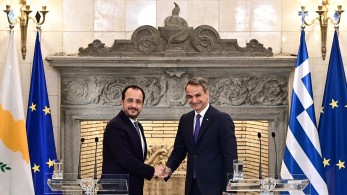 Κυριάκος Μητσοτάκης: επικοινωνία με Χριστοδουλίδη πριν τη συνάντηση με τον Ερντογάν