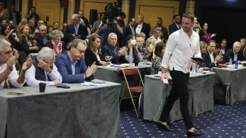 Δεκάδες νέες αποχωρήσεις από τον ΣΥΡΙΖΑ