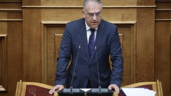 Βουλή - Θεοδωρικάκος: Η κυβέρνηση καθοδηγείται από γνήσιο και υπεύθυνο πατριωτισμό