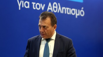 Βρούτσης: «Θα τους περιμένω ως τις 15:00, αν δεν έρθουν θα διακοπεί οριστικά το πρωτάθλημα» Βρούτσης: «Θα τους περιμένω ως τις 15:00, αν δεν έρθουν θα διακοπεί οριστικά το πρωτάθλημα»