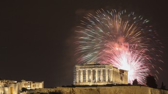Φαντασμαγορική η υποδοχή του 2024 στην Αθήνα Φαντασμαγορική η υποδοχή του 2024 στην Αθήνα
