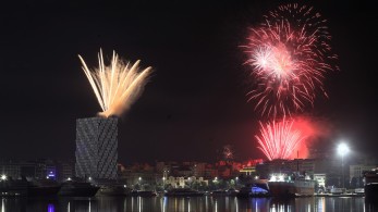 Πρωτοχρονιά 2024: υπερθέαμα στον Πειραιά - Ποδαρικό στο λιμάνι από το Blue Star Delos