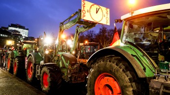 Γερμανία: κορυφώνονται οι αγροτικές κινητοποιήσεις - Τουλάχιστον 5.000 τρακτέρ στο Βερολίνο