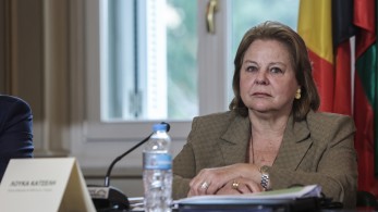 Μέχρι και η Λούκα Κατσέλη ψάχνεται για ένα ευρύ κεντροαριστερό μέτωπο