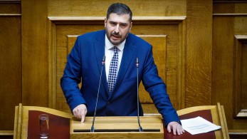 Σπαρτιάτες: ανεξαρτητοποιήθηκε ο Χαράλαμπος Κατσιβαρδάς - Έμεινε με 10 βουλευτές η ΚΟ