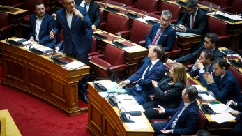 Η αντιπολίτευση στο ντιβάνι...