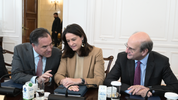 Συμπληρωματικός φόρος έως 15% στις πολυεθνικές επιχειρήσεις και τους μεγάλους ομίλους