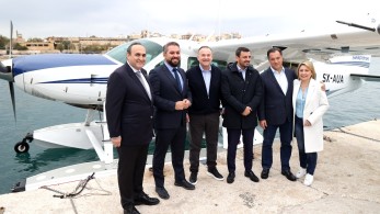 Στην πρώτη δοκιμαστική πτήση με υδροπλάνο της Hellenic Seaplanes ο Ιωάννης Παππάς