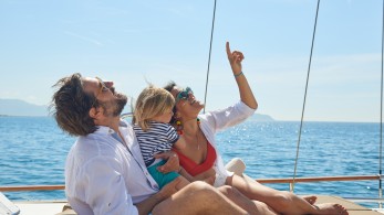 Ελλάδα: Χρονιά ρεκόρ στις αφίξεις των τουριστών το 2023