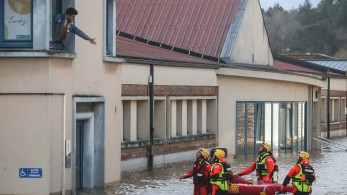 «Έκτακτα μέτρα» από τη γαλλική κυβέρνηση για τις πλημμύρες στη Βόρεια Γαλλία