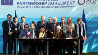 Γερμανία: χιλιάδες διαδήλωσαν κατά του ακροδεξιού κόμματος AfD και της ακραίας ιδεολογίας του