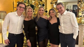 Κυριάκος Μητσοτάκης: η οικογενειακή φωτογραφία και οι ευχές για το 2024