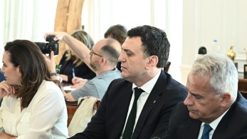 Σε ετοιμότητα ο κρατικός μηχανισμός: σύσκεψη Κικίλια, Χαρδαλιά και δημάρχων για τα έντονα καιρικά φαινόμενα