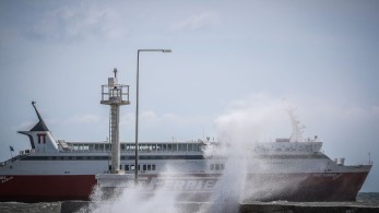 Δεμένα πλοία λόγω των ισχυρών ανέμων – Ποια δρομολόγια θα πραγματοποιηθούν