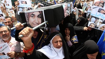 Ιράν: γυναίκα καταδικάστηκε σε 74 μαστιγώσεις επειδή δεν φορούσε την ισλαμική μαντίλα