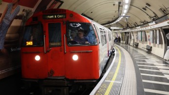 Λονδίνο: ανεστάλη η απεργία στο μετρό που είχε προγραμματιστεί από Δευτέρα έως Πέμπτη