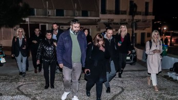 ΣΥΡΙΖΑ: δείπνο  με κρασιά, τσίπουρα, χορό και τραγούδια