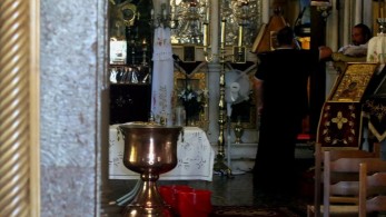 Βάφτιση: κάτι που κοστίζει ακριβά, ενώ δεν έχει καμία απολύτως αξία ή χρήση