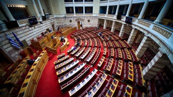 Στη Βουλή οι ρυθμίσεις για το φθηνότερο αγροτικό τιμολόγιο ρεύματος