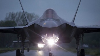 Συντριβή μαχητικού F-35 στην Καλιφόρνια - Σώος ο χειριστής (video) Συντριβή μαχητικού F-35 στην Καλιφόρνια - Σώος ο χειριστής (video)
