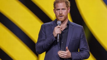 Ο πρίγκιπας Χάρι επιστρέφει σήμερα στη Βρετανία