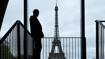 Στο «κόκκινο» η Γαλλία: φόβοι κατάρρευσης και ο Μπαϊρού παίζει τα ρέστα του Στο «κόκκινο» η Γαλλία: φόβοι κατάρρευσης και ο Μπαϊρού παίζει τα ρέστα του