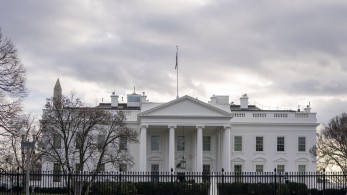 Λευκός Οίκος: αρνητική η Ουάσινγκτον  να στείλει στρατό στην Ουκρανία